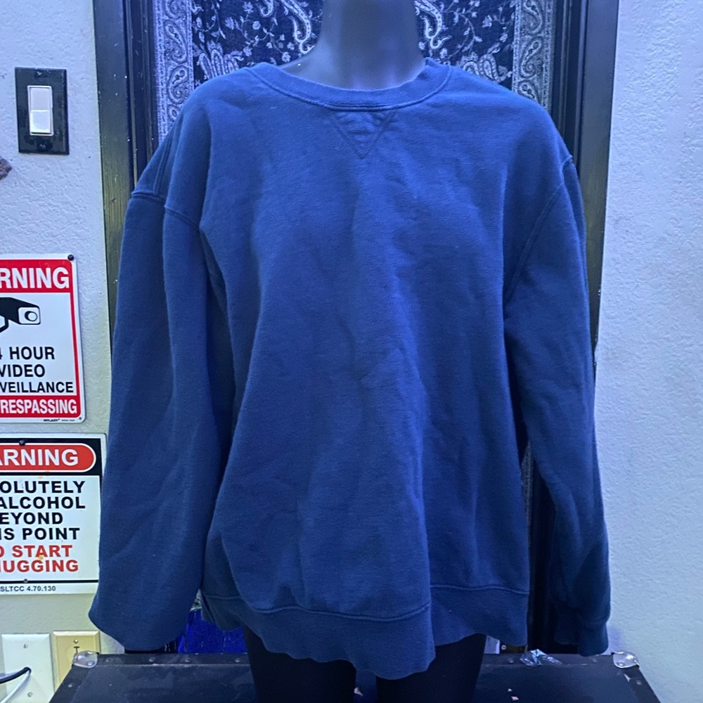 Dark blue crew neck sweatshirt
